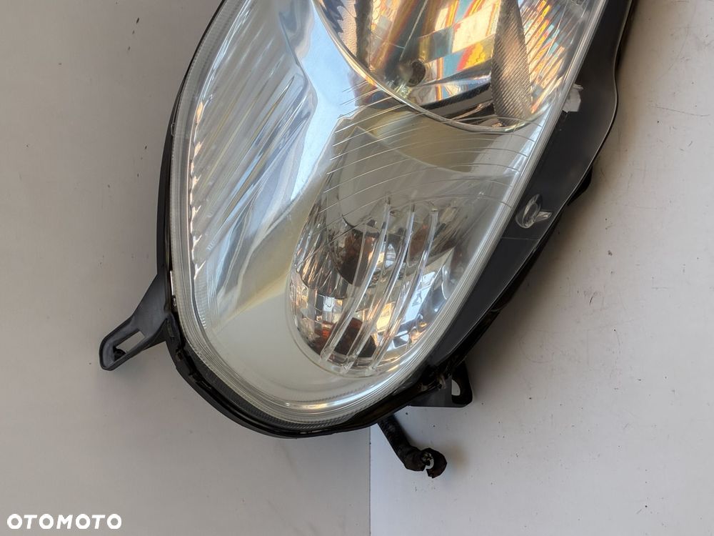 FIAT GRANDE PUNTO LAMPA PRZÓD PRZEDNIA PRAWA  EUROPA - 3