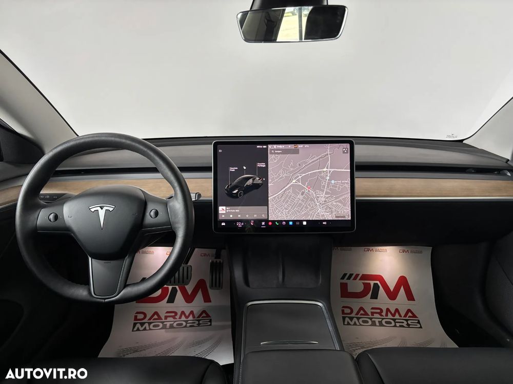 Tesla Model 3 - 10