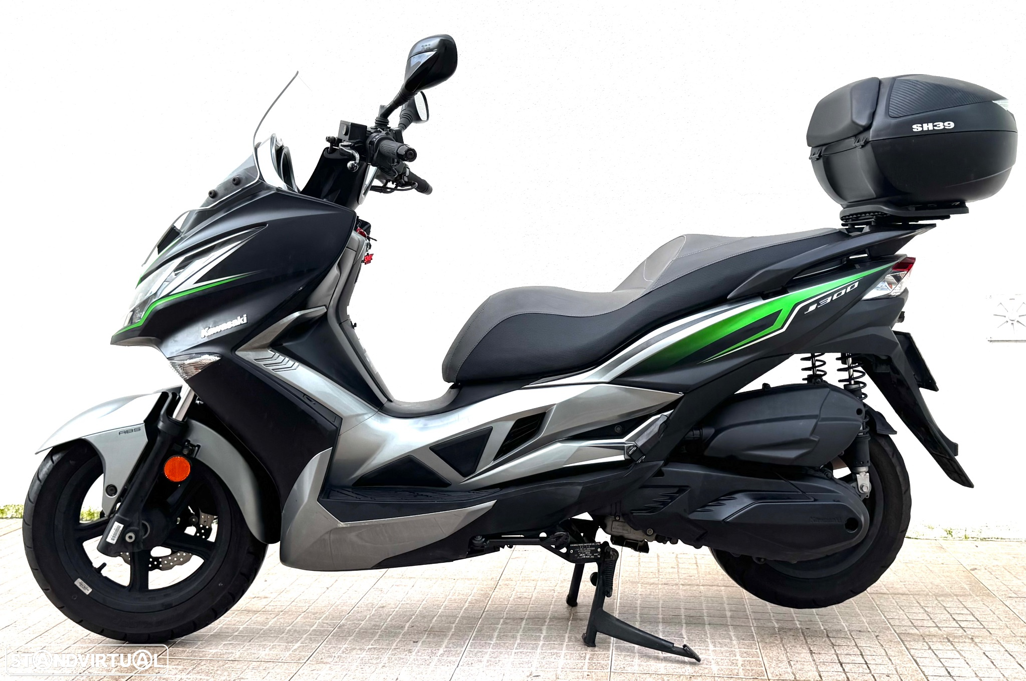 Kawasaki J300 - 2