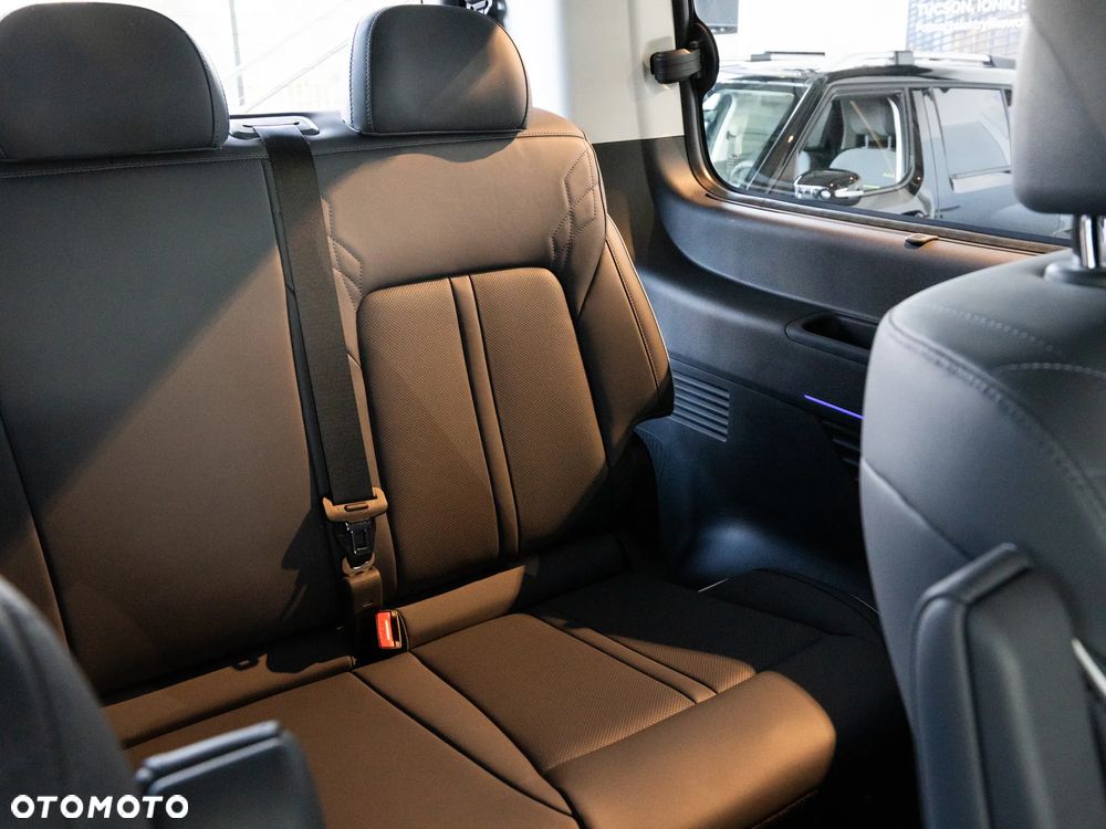 Hyundai Staria 1.6 T-GDI HEV Luxury - 37