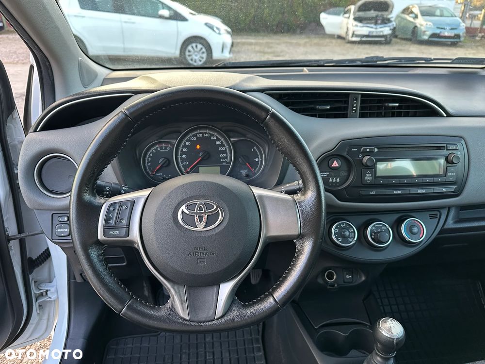 Toyota Yaris - 25