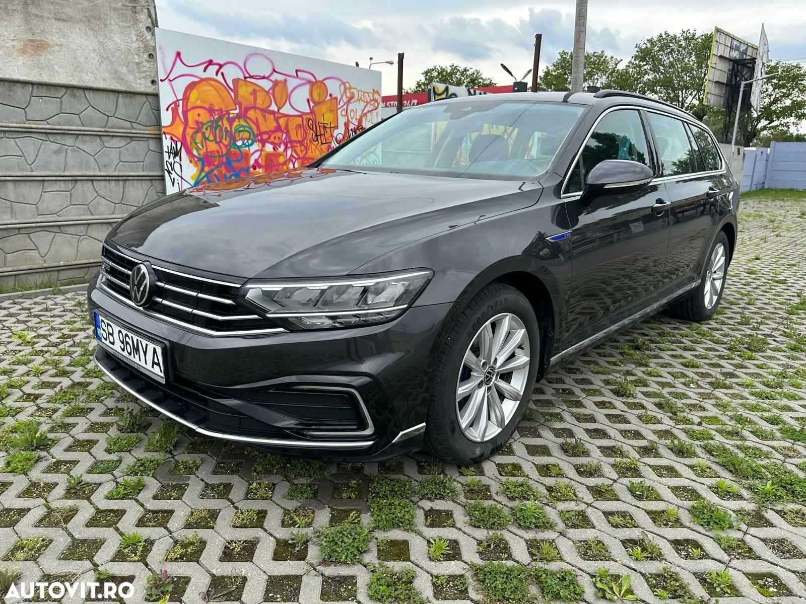 Volkswagen Passat - 11