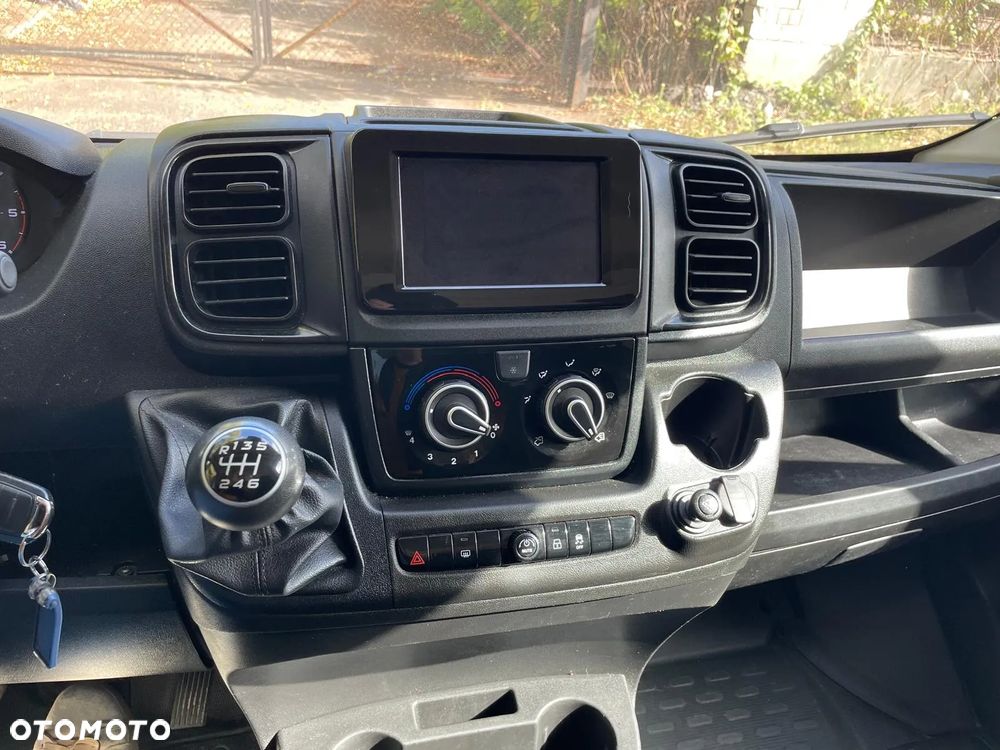 Fiat Ducato 160KM Plandeka 8EP Winda BAR 750kg Pierwszy właściciel - 8