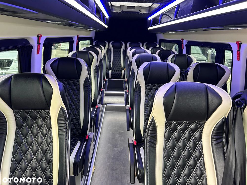Mercedes-Benz Sprinter 519 - 11