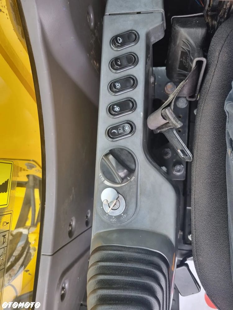 Komatsu PC228 US Compact 24 Tony 8 250 Mth - 16