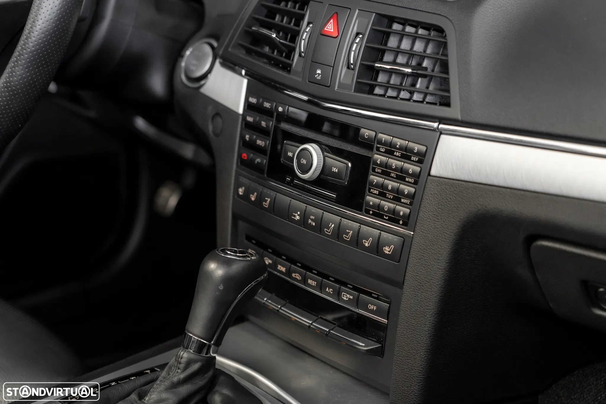 Mercedes-Benz E 250 CGi Avantgarde BlueEfficiency Auto - 23