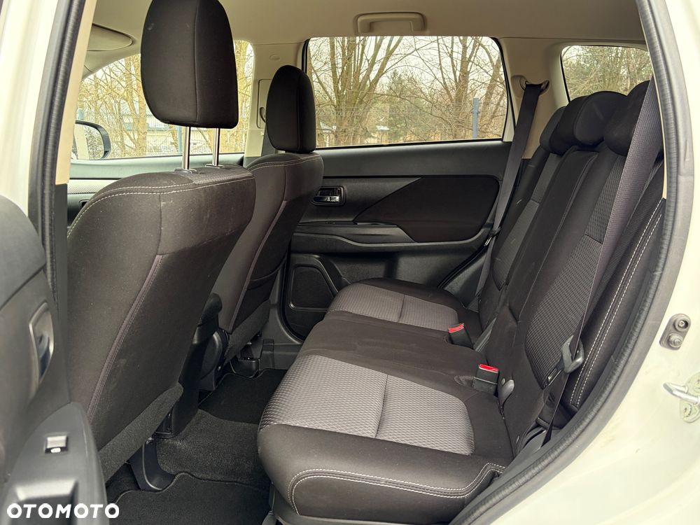 Mitsubishi Outlander 2.0 2WD Invite - 14