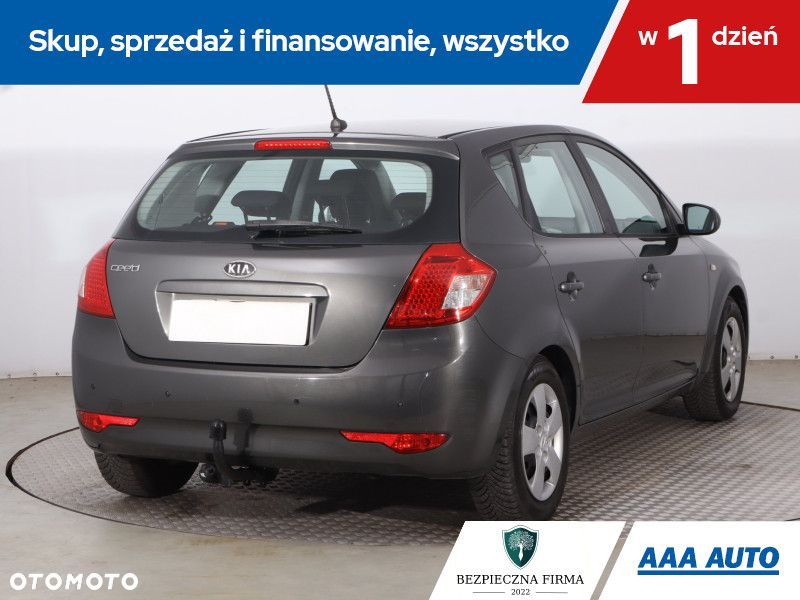 Kia Ceed - 7