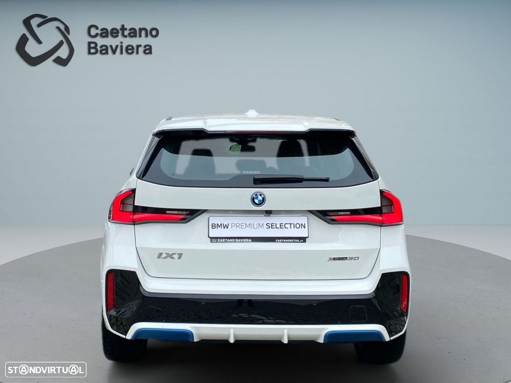 BMW iX1 xDrive30 Pack Desportivo M - 27