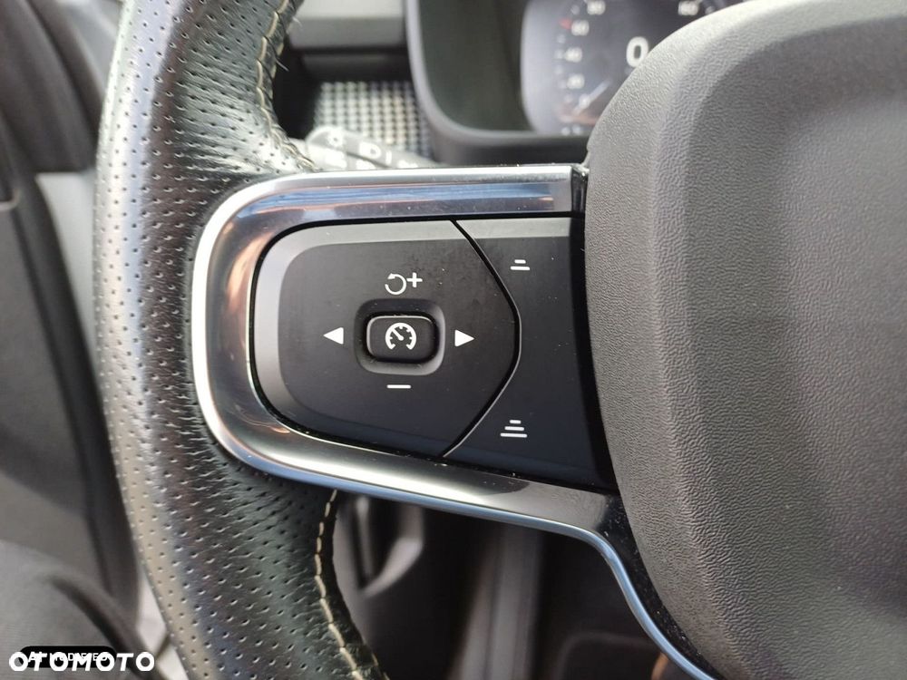 Volvo XC 40 - 26