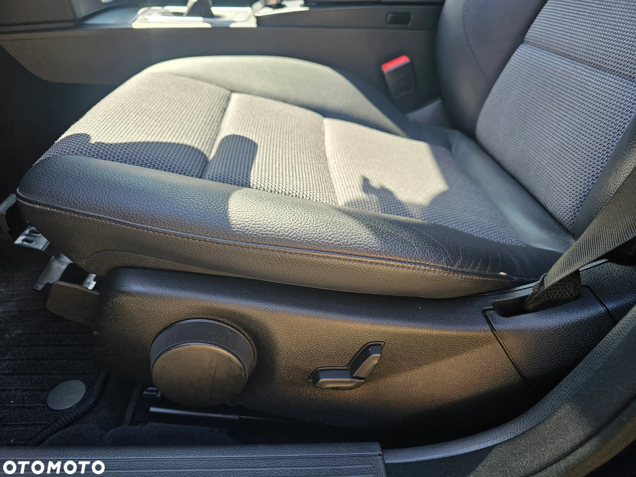 Mercedes-Benz Klasa C 200 CDI BlueEff Elegance - 31