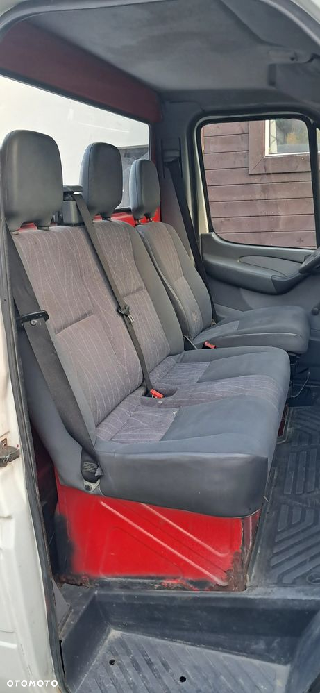 Mercedes-Benz Sprinter - 12