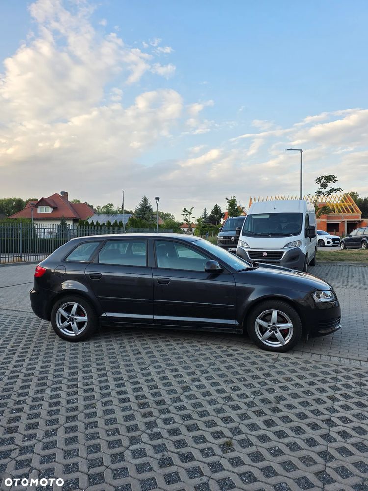 Audi A3 Sportback 1.6 TDI DPF Ambiente - 5