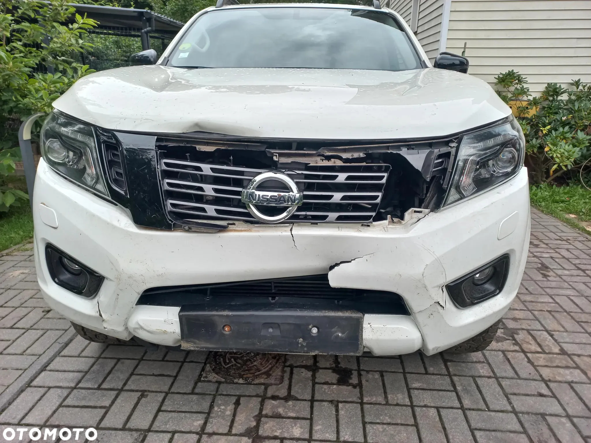 Nissan Navara DC 4x4 Autm Tekna - 3