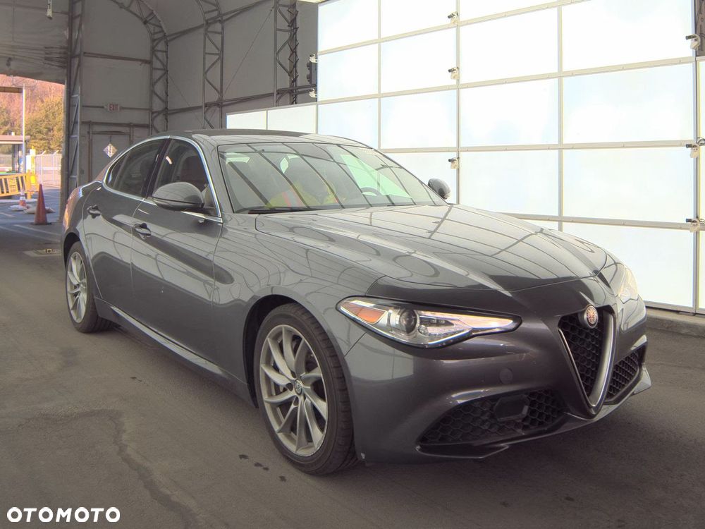 Alfa Romeo Giulia 2.0 Turbo 16V AT8-Q4 Ti - 1