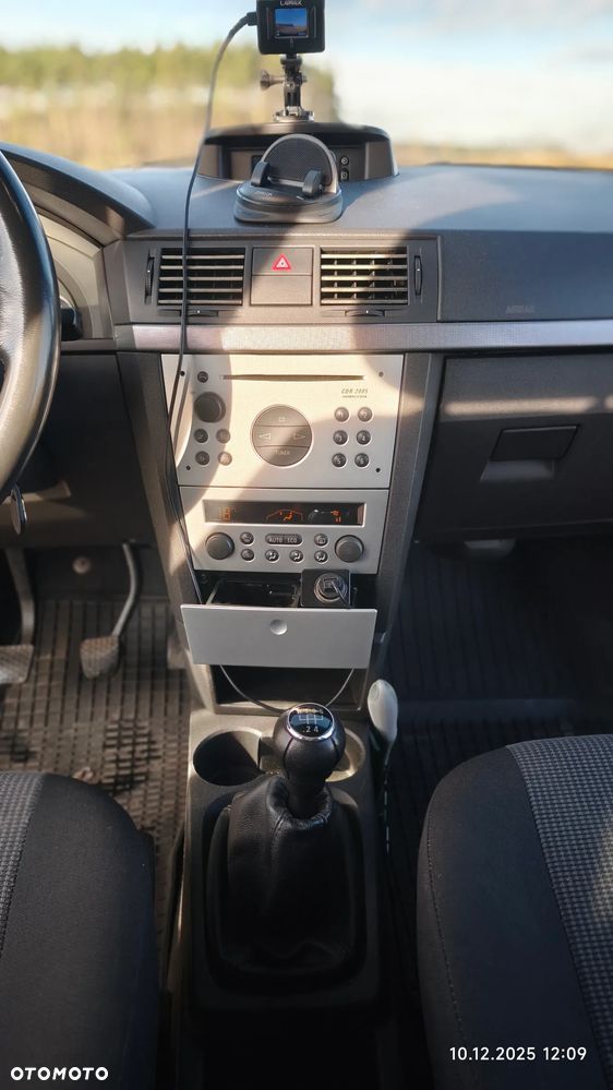 Opel Meriva 1.6 16V (Essentia) - 15