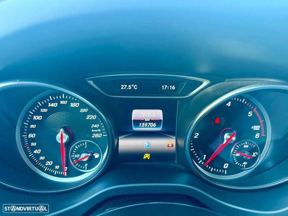 Mercedes-Benz CLA 180 d Urban - 13