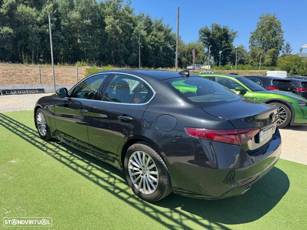 Alfa Romeo Giulia 2.2 Super - 28