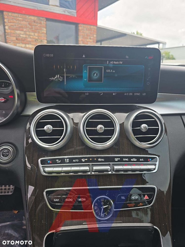 Mercedes-Benz Klasa C 300 4Matic 9G-TRONIC AMG Line - 11