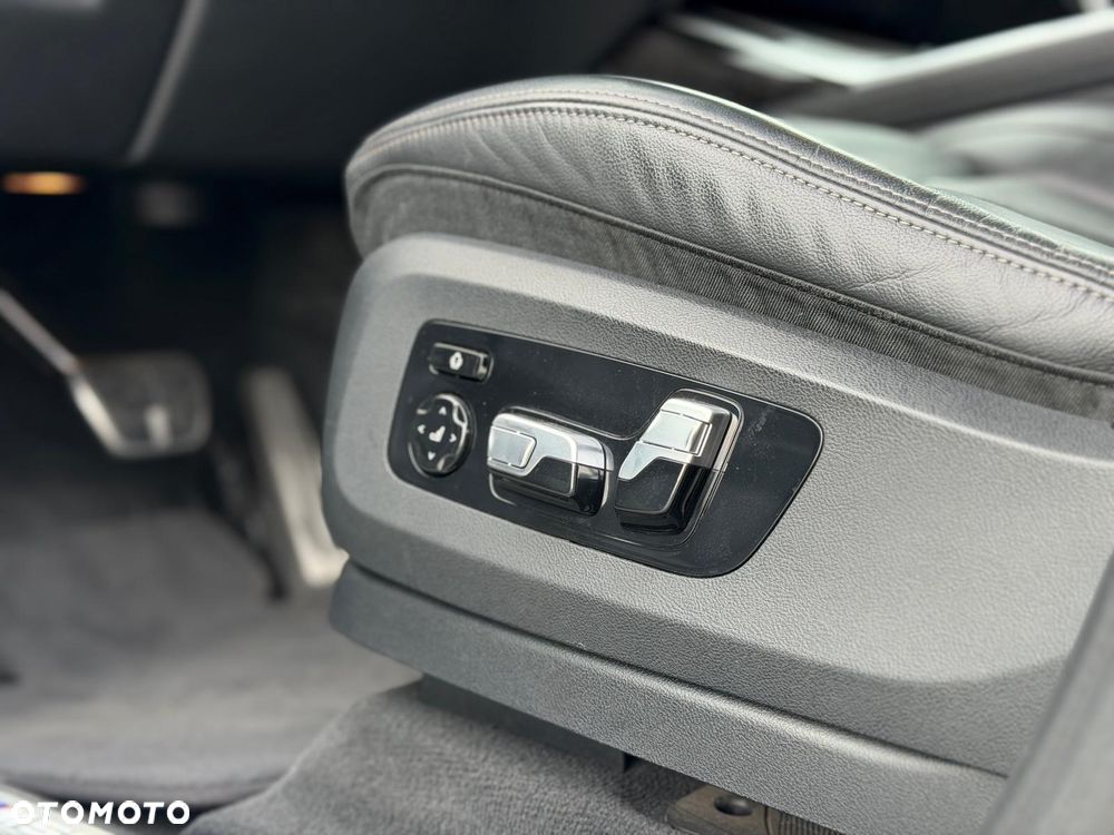 BMW X7 M50d sport - 24