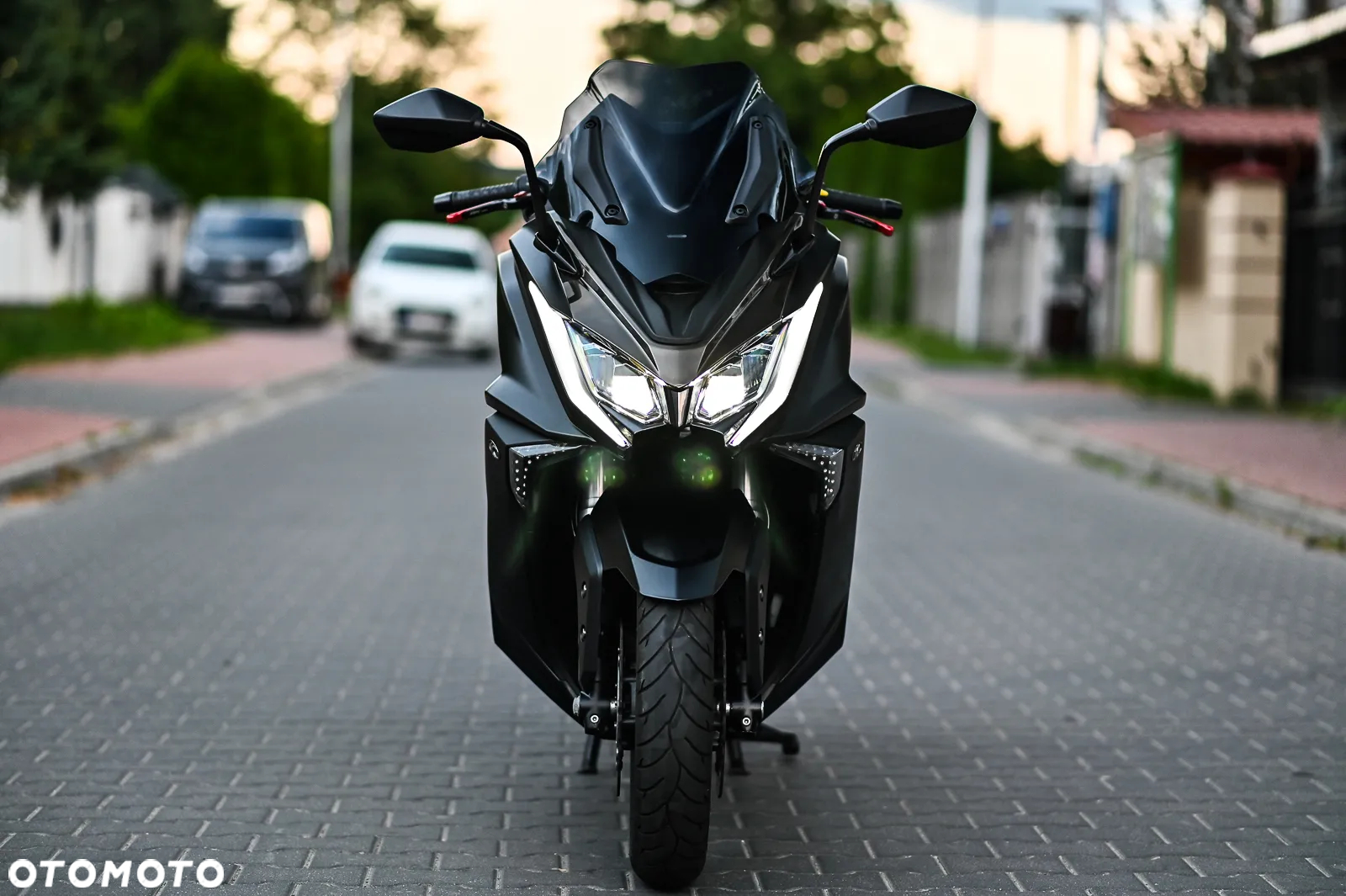 Kymco AK 550 - 22