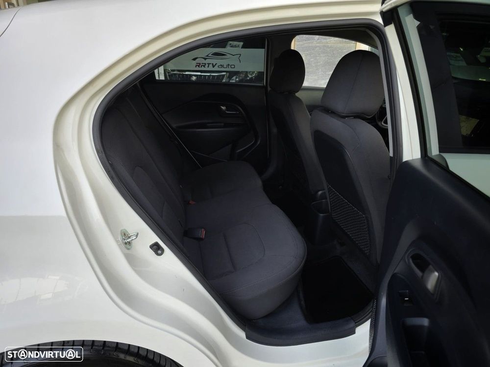 Kia Rio 1.1 CRDi EX ISG - 8