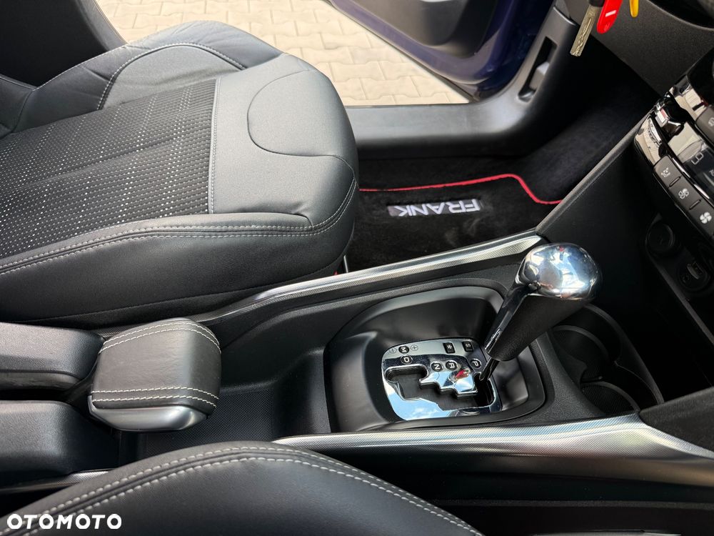 Peugeot 2008 120 VTI Automatik Allure - 23