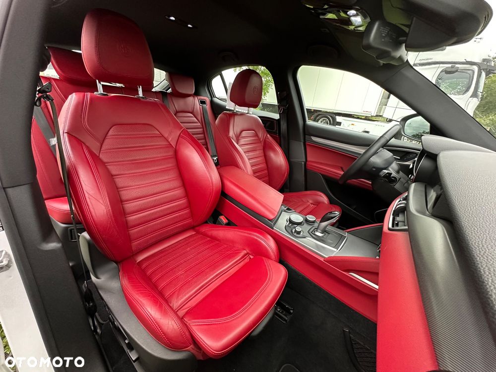 Alfa Romeo Stelvio - 19