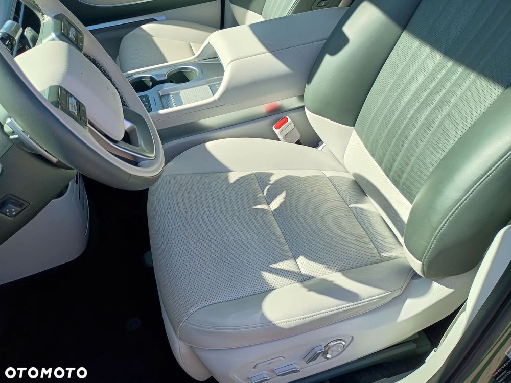 Hyundai IONIQ 9 110kWh Calligraphy AWD - 13