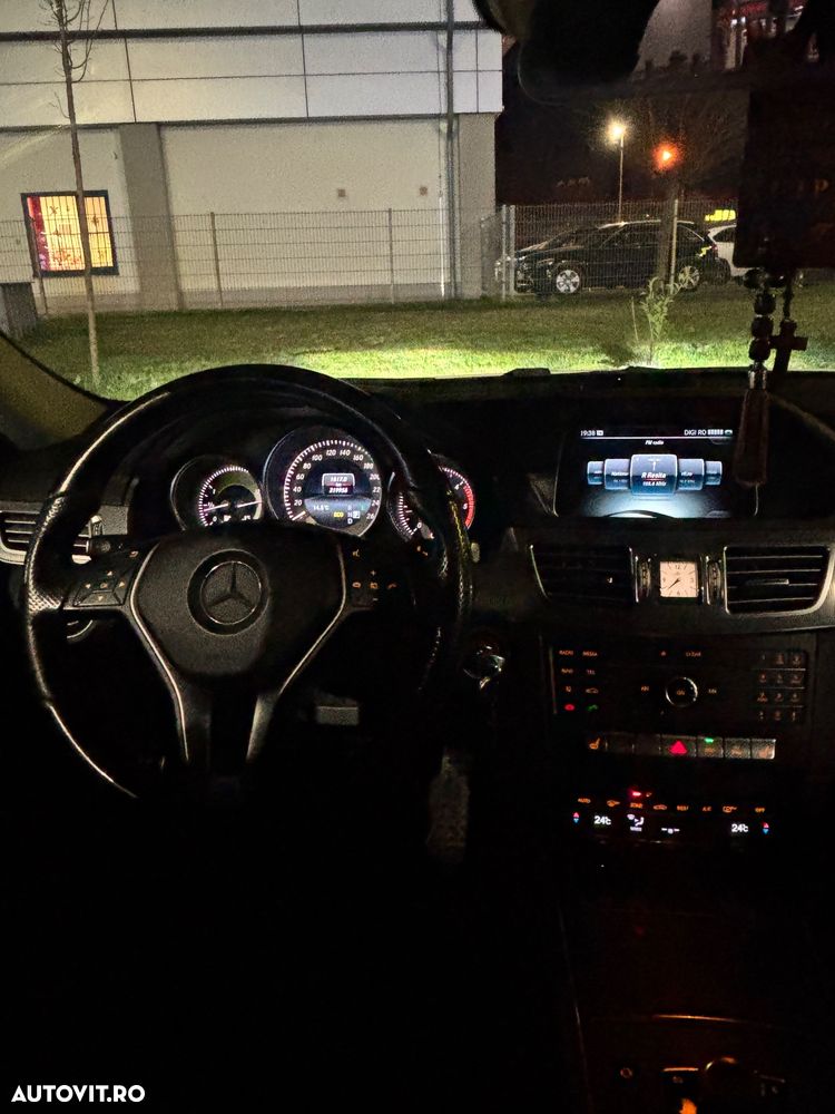 Mercedes-Benz E 250 BlueTEC 9G-TRONIC - 15