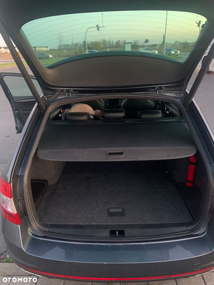 Skoda Octavia 2.0 TDI (Green tec) DSG RS - 15