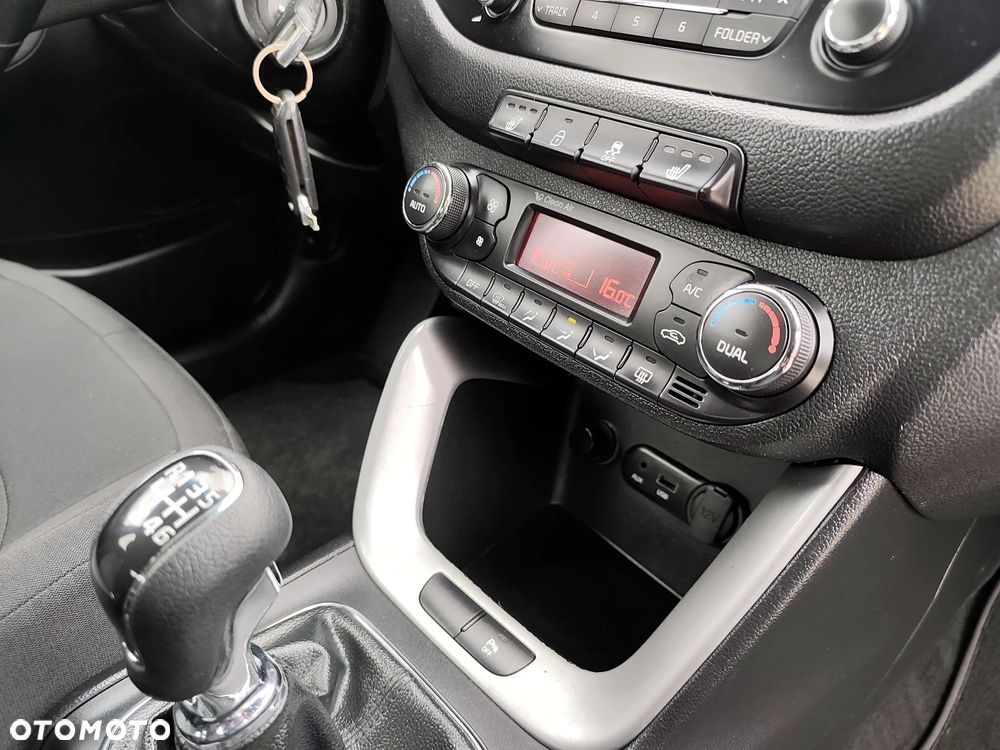 Kia Ceed 1.6 CRDi 128 Fifa World Cup Edition - 32