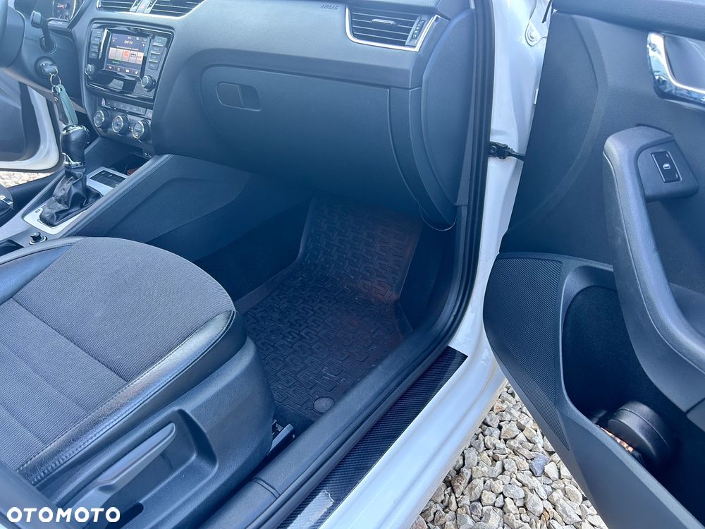 Skoda Octavia 1.6 TDI DPF DSG Elegance - 11