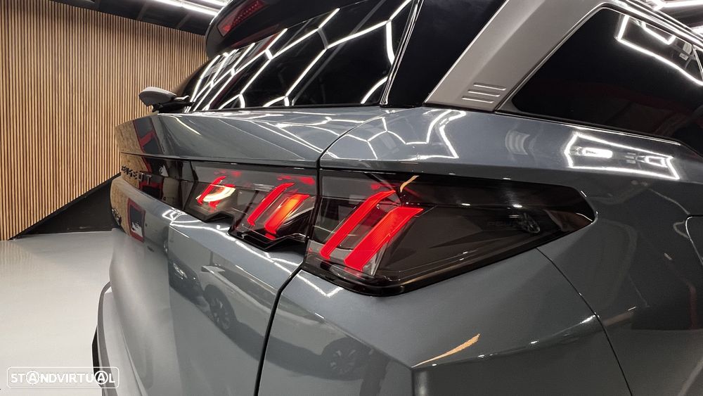 Peugeot 5008 1.2 Hybrid Allure e-DCS6 - 17