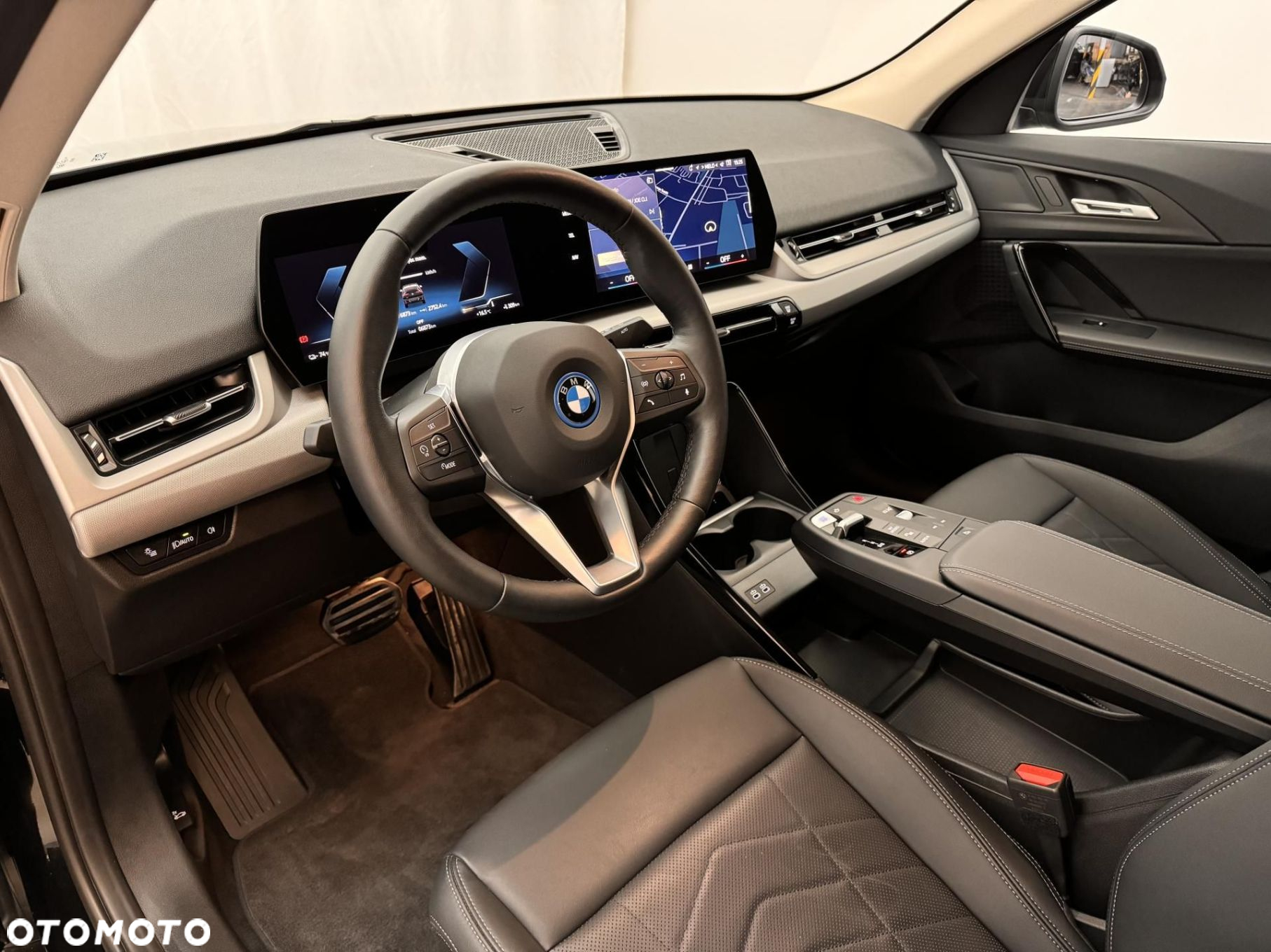BMW iX2 - 13