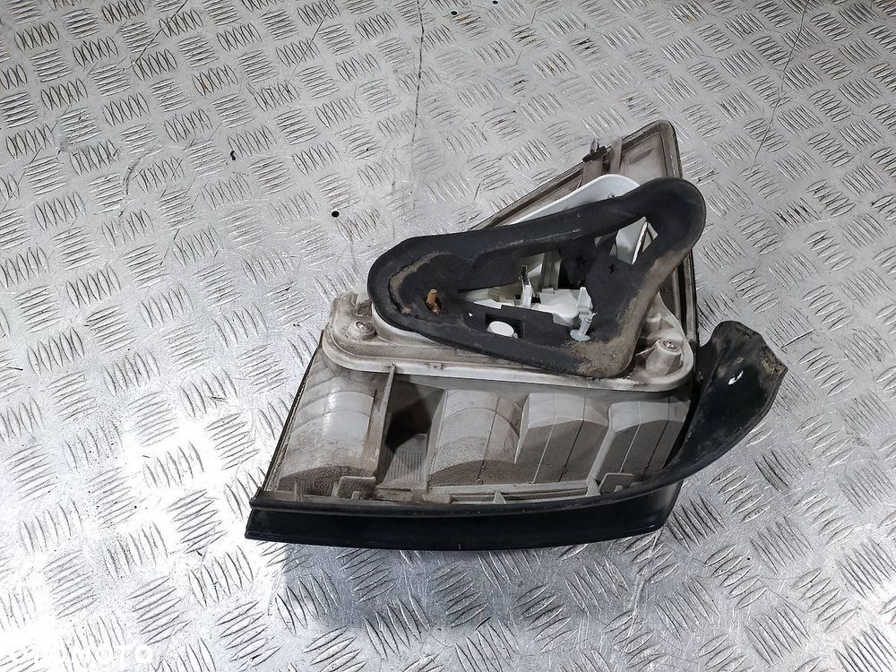 LAMPA TYLNA PRAWA OPEL ASTRA H - 4