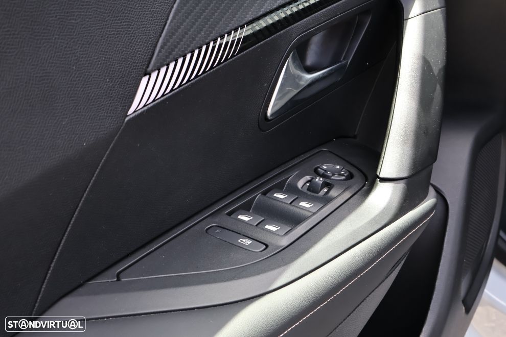 Peugeot 2008 1.2 Hybrid Allure e-DCS6 - 15