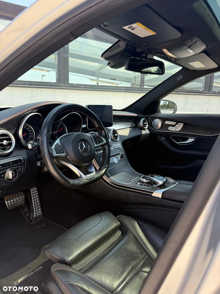 Mercedes-Benz Klasa C AMG 43 4-Matic - 21