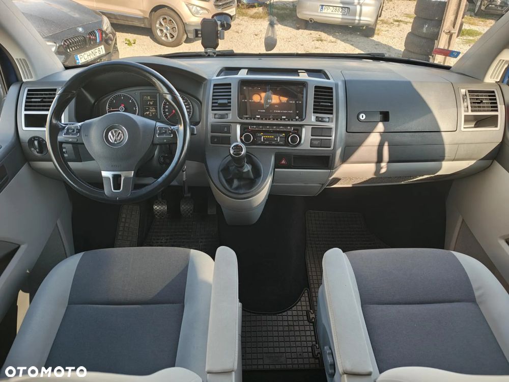 Volkswagen Caravelle - 10