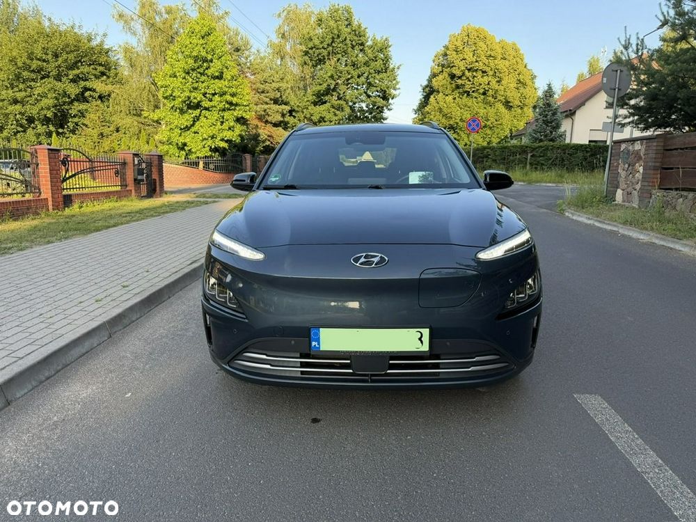 Hyundai Kona 49kWh Executive Plus - 8