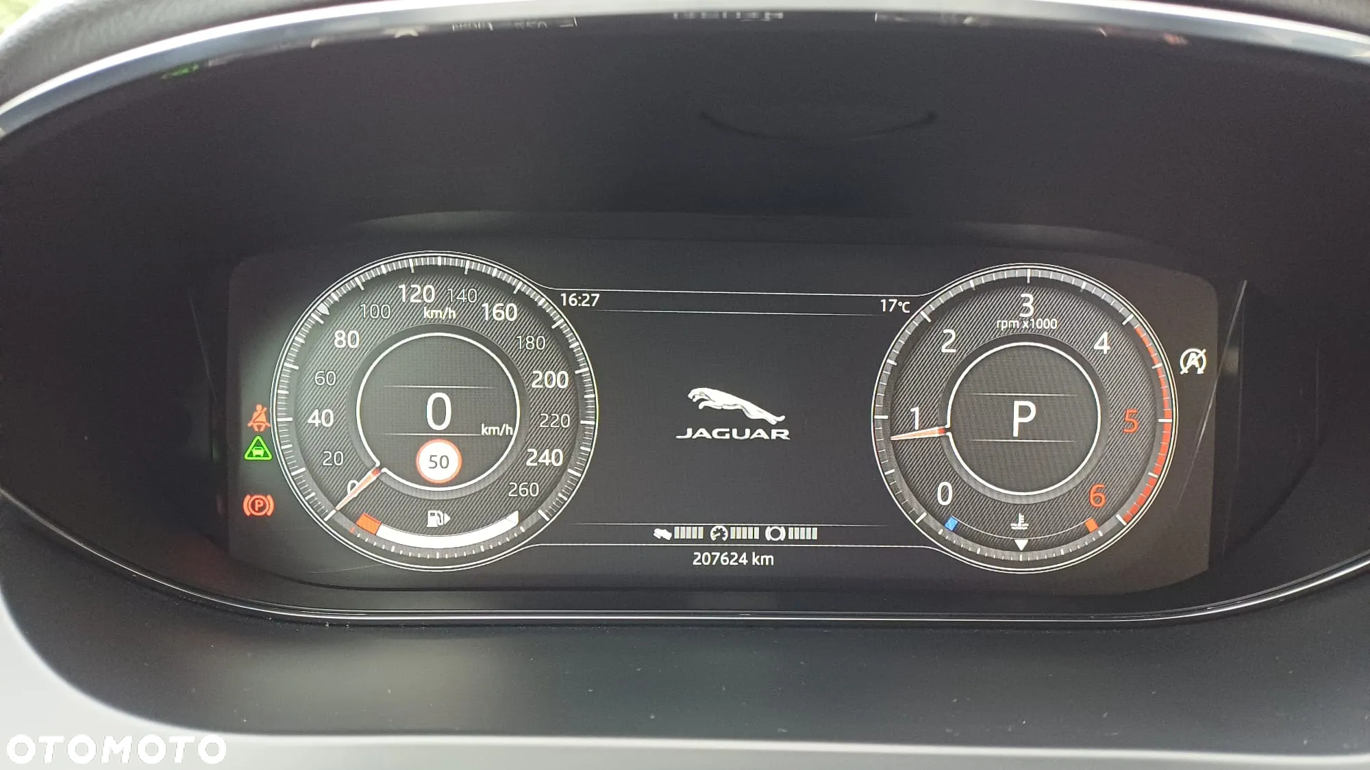 Jaguar E-Pace 2.0 i4D AWD SE - 17