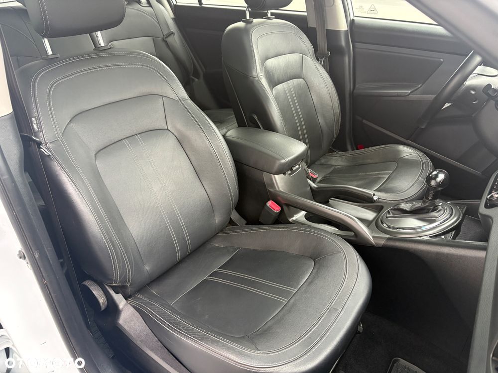 Kia Sportage 2.0 CVVT 2WD Automatik Spirit - 29