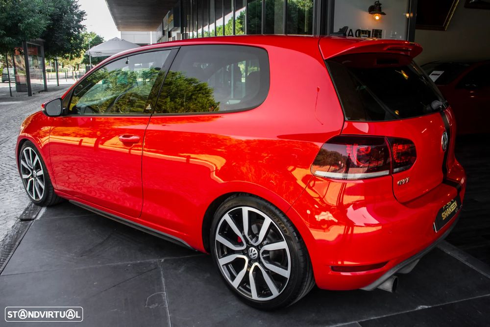 VW Golf 2.0 GTI DSG adidas - 3
