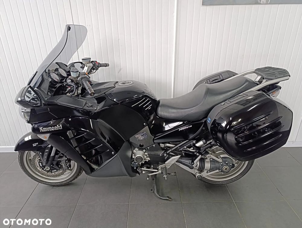 Kawasaki GTR - 7