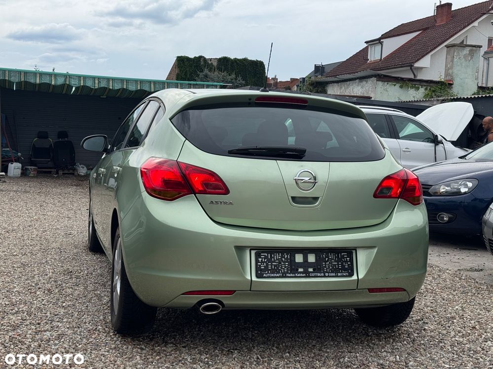Opel Astra 1.4 Turbo 150 Jahre - 7