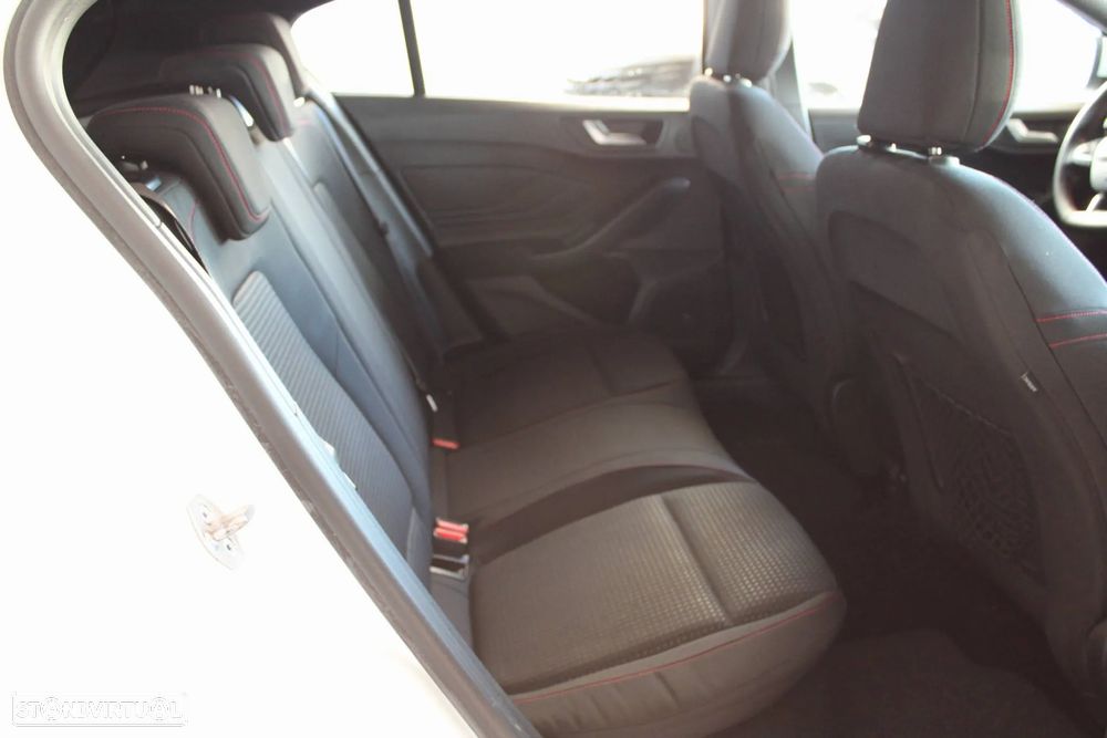 Ford Focus 1.5 TDCi EcoBlue ST-Line - 13