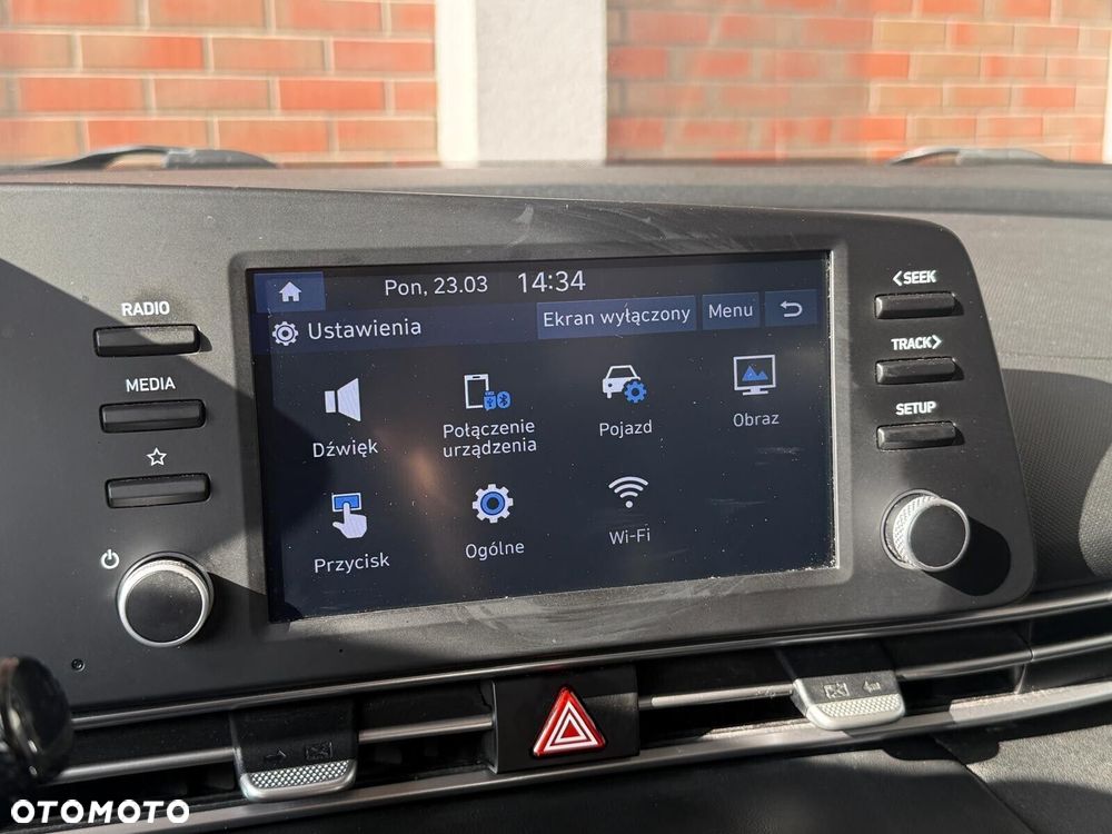 Hyundai Elantra - 20