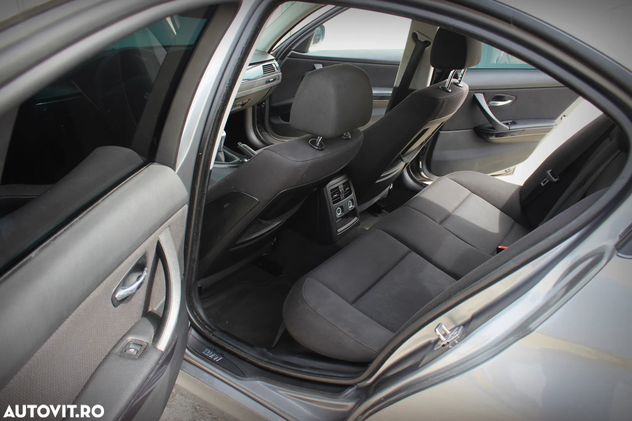 BMW Seria 3 320i - 13