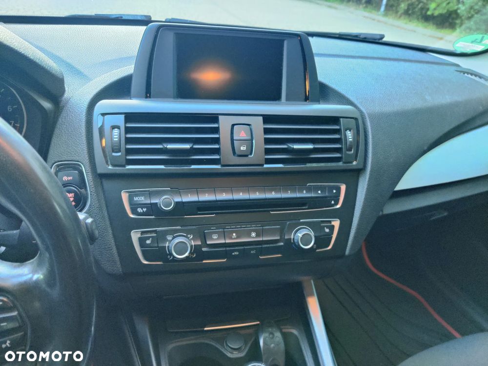 BMW Seria 1 114i Sport Line - 12