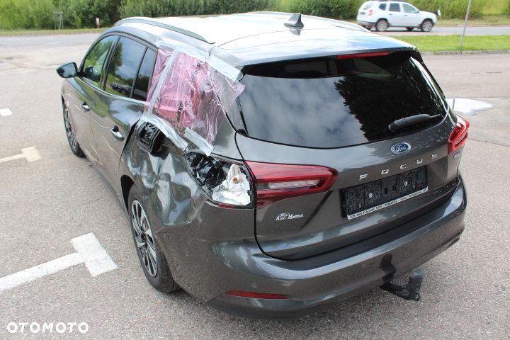 Ford Focus 1.0 EcoBoost Titanium - 4